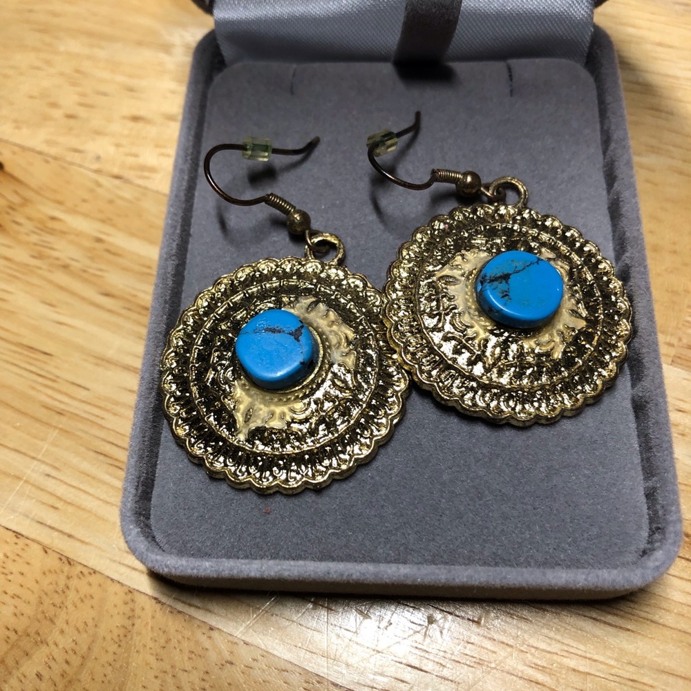 Medallion Gold and Turquoise Earrings, faux materials, So Pretty!!!